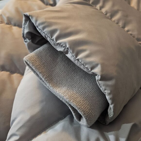 J.Crew Women’s Gray Puffer Jacket Hooded Med Quiet Luxury Streetwear Après-Ski - Picture 12 of 16